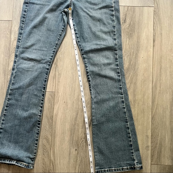 Levi’s 515 Bootcut Jeans - Picture 6 of 11